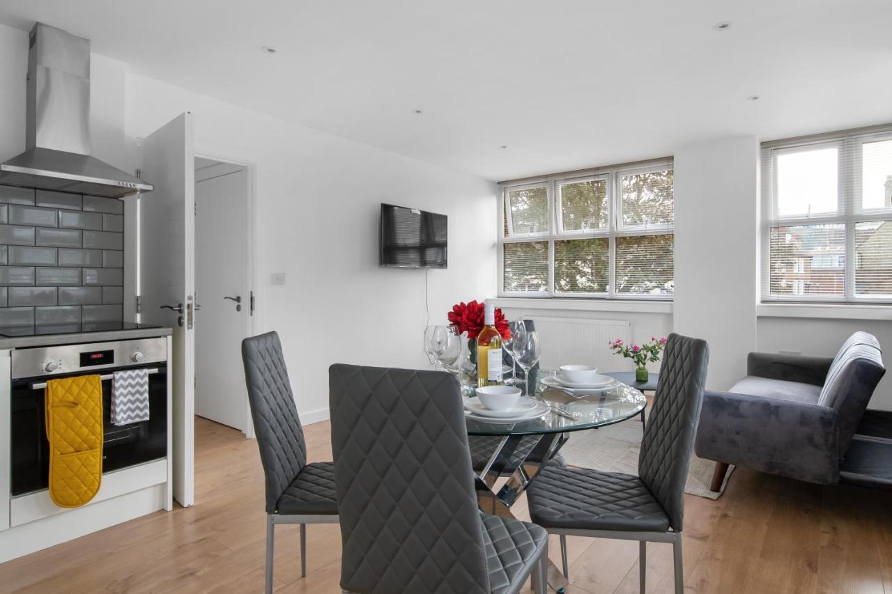 Livestay-Modern Apartments Building In Aylesbury Aylesbury  Exteriör bild