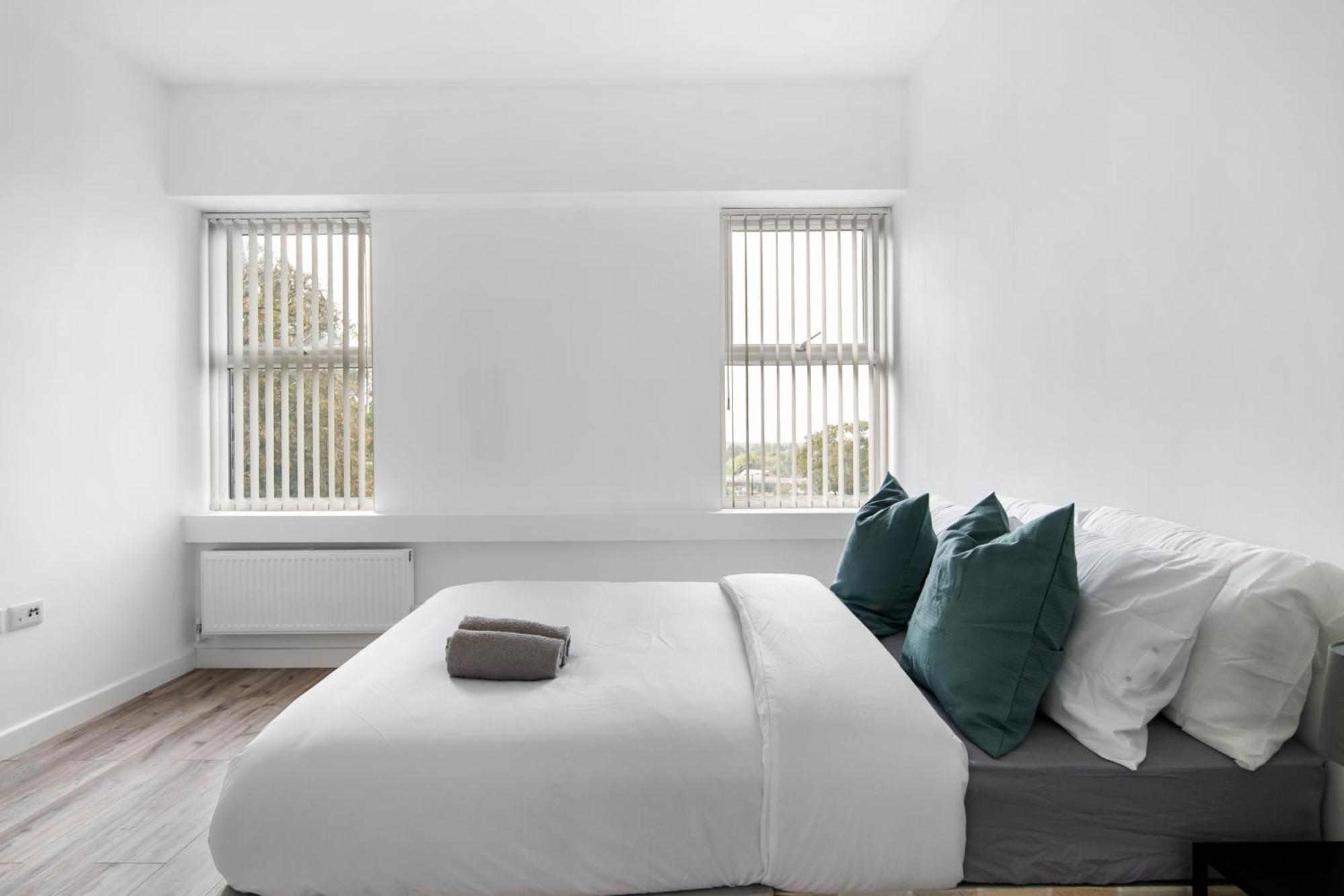 Livestay-Modern Apartments Building In Aylesbury Aylesbury  Exteriör bild